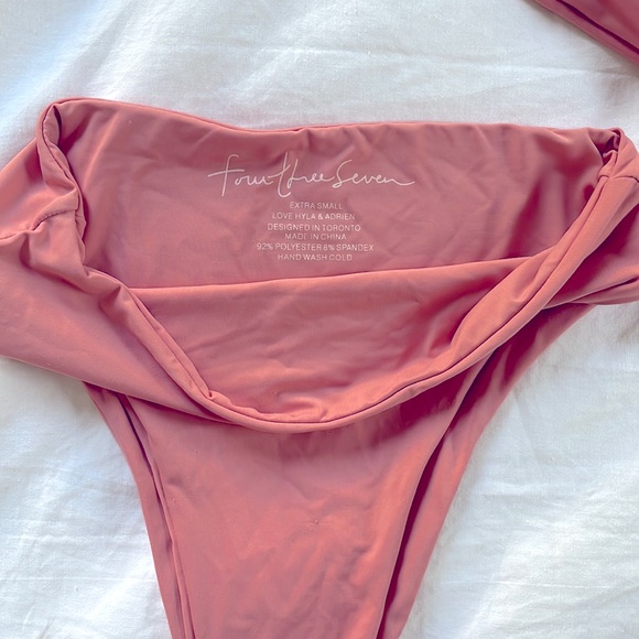 437 SET Kenzie top and Aubrey bottom in rose. - Picture 3 of 5